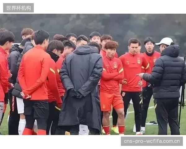 首战即小组出线关键战,韩国队需利用技术优势压制捷克的身体对抗。 首战即小组出线关键战,韩国队需利用技术优势压制捷克的身体对抗。